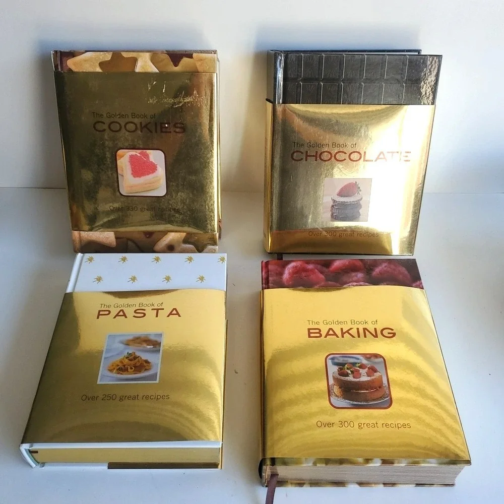 THE GOLDEN BOOK OF CHOCOLATE: OVER 300 GREAT RECIPES Carla Bardi & Claire lot 4‎